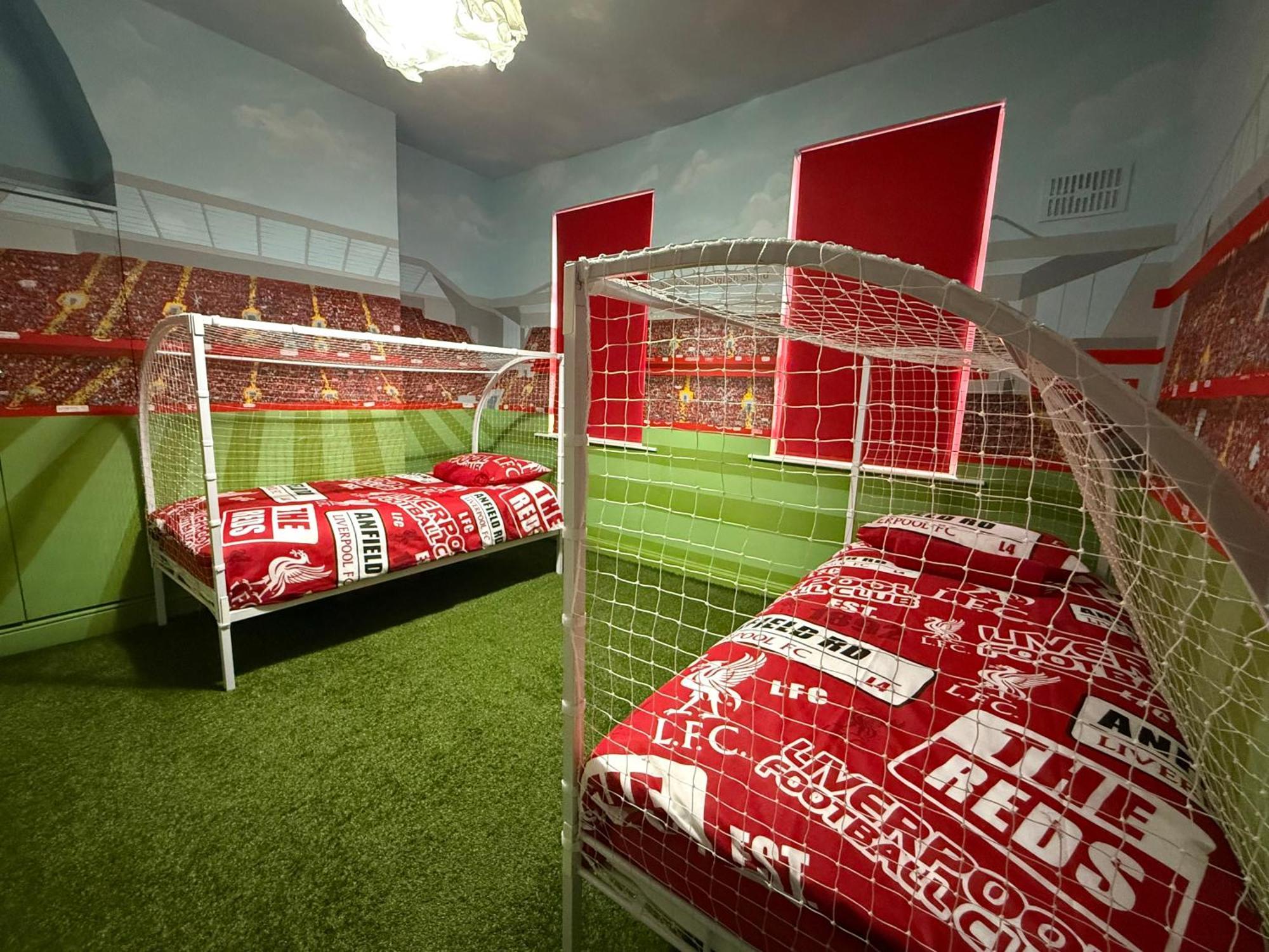 Anfield Abode - Entire Lfc Themed House Villa ลิเวอร์พูล ภายนอก รูปภาพ