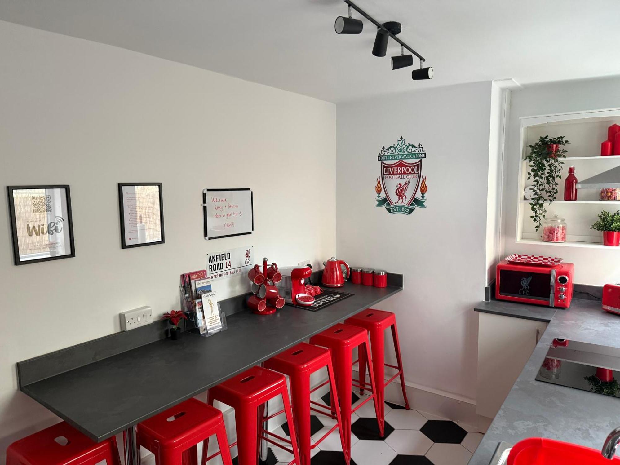 Anfield Abode - Entire Lfc Themed House Villa ลิเวอร์พูล ภายนอก รูปภาพ