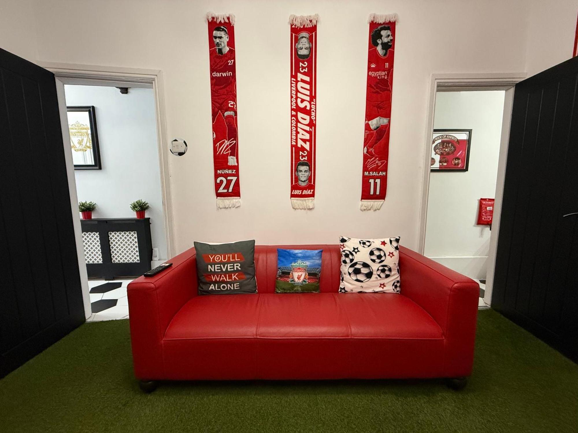 Anfield Abode - Entire Lfc Themed House Villa ลิเวอร์พูล ภายนอก รูปภาพ